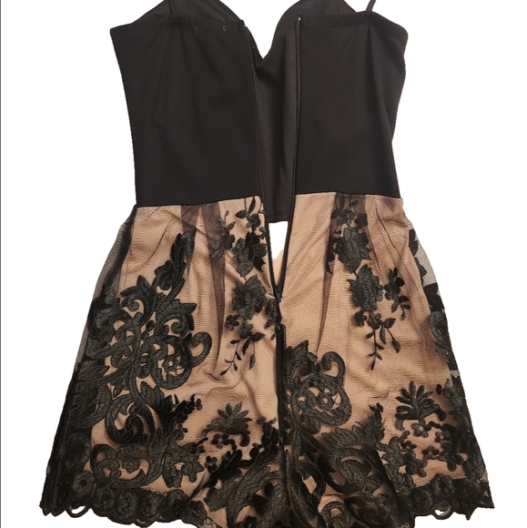 Charlotte Russe Nude and Black Lace Sweetheart Romper Sz: S Whimsygoth Vamp - Picture 11 of 16
